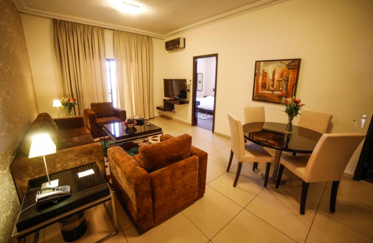 Al Jamila Suites Ghobeiry Bagian luar foto